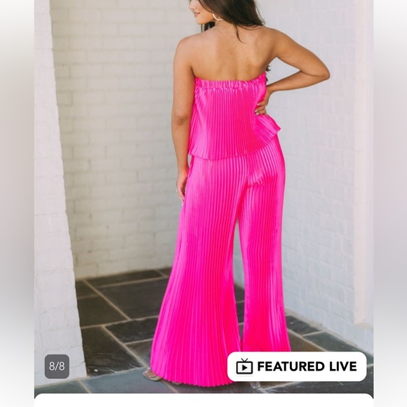 NWOT Pleated Jumpsuit Hot Pink - Picture 4 of 9